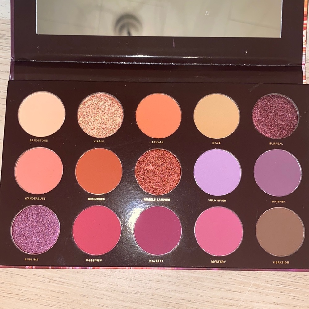 BRAND NEW Hipdot Zion Eyeshadow Palette